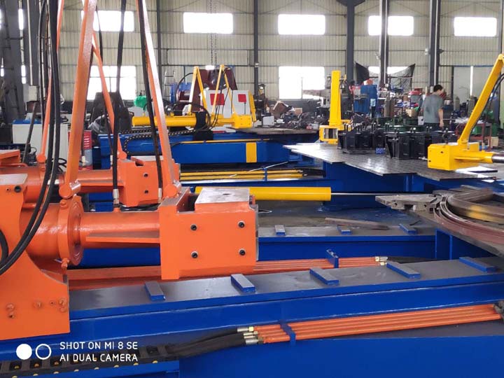 Stretch Arm and Worktable of Stretch Forming Machine